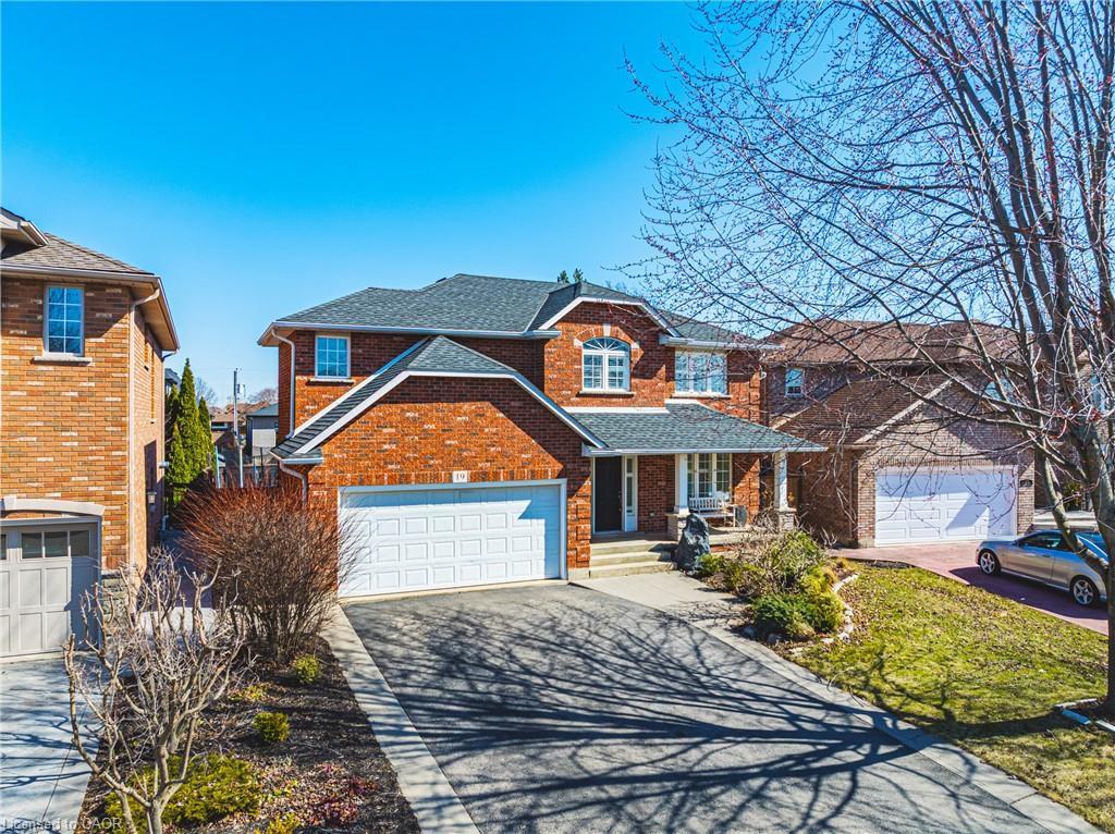 19 Liuna Court, Hamilton, ON - Outdoor With Facade