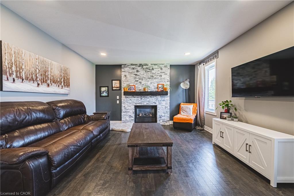19 Liuna Court, Hamilton, ON - Indoor Photo Showing Living Room With Fireplace