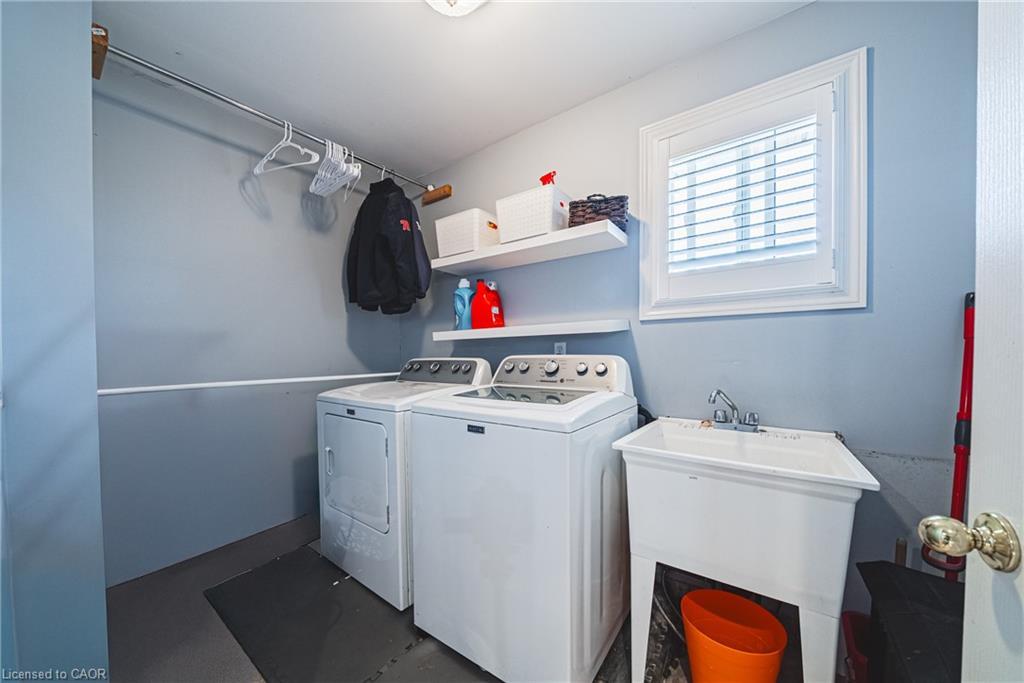 19 Liuna Court, Hamilton, ON - Indoor Photo Showing Laundry Room