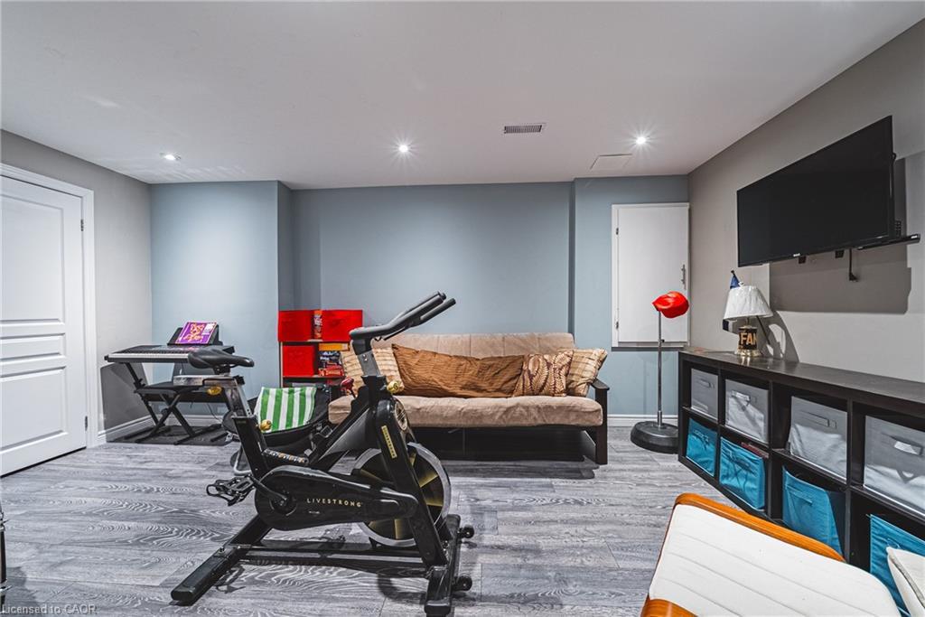 19 Liuna Court, Hamilton, ON - Indoor