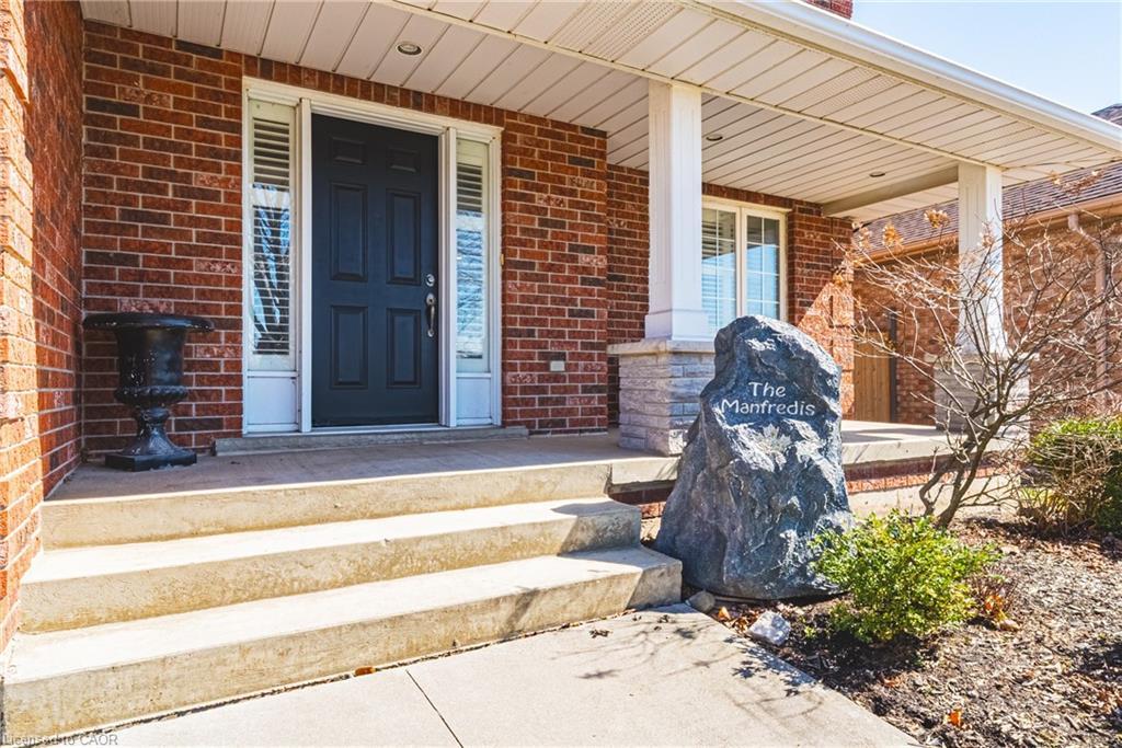 19 Liuna Court, Hamilton, ON - Outdoor