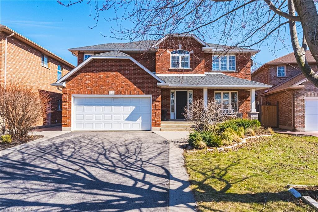 19 Liuna Court, Hamilton, ON - Outdoor With Facade