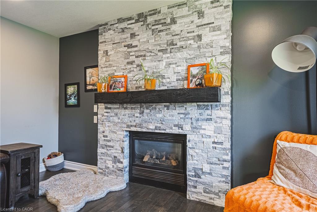 19 Liuna Court, Hamilton, ON - Indoor With Fireplace