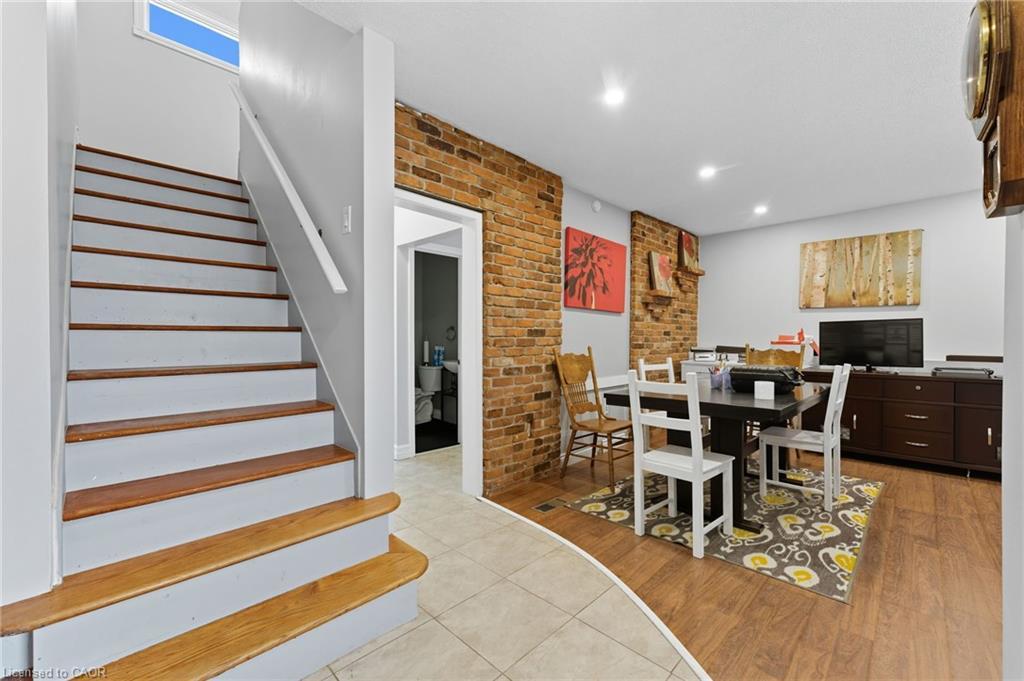 338 Trinity Church Road, Hamilton, ON