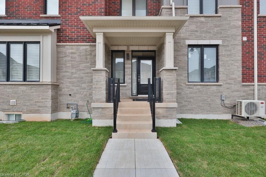 9 Crown Gate, Oakville, ON - Outdoor With Facade