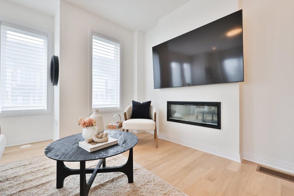 9 Crown Gate, Oakville, ON - Indoor Photo Showing Living Room With Fireplace