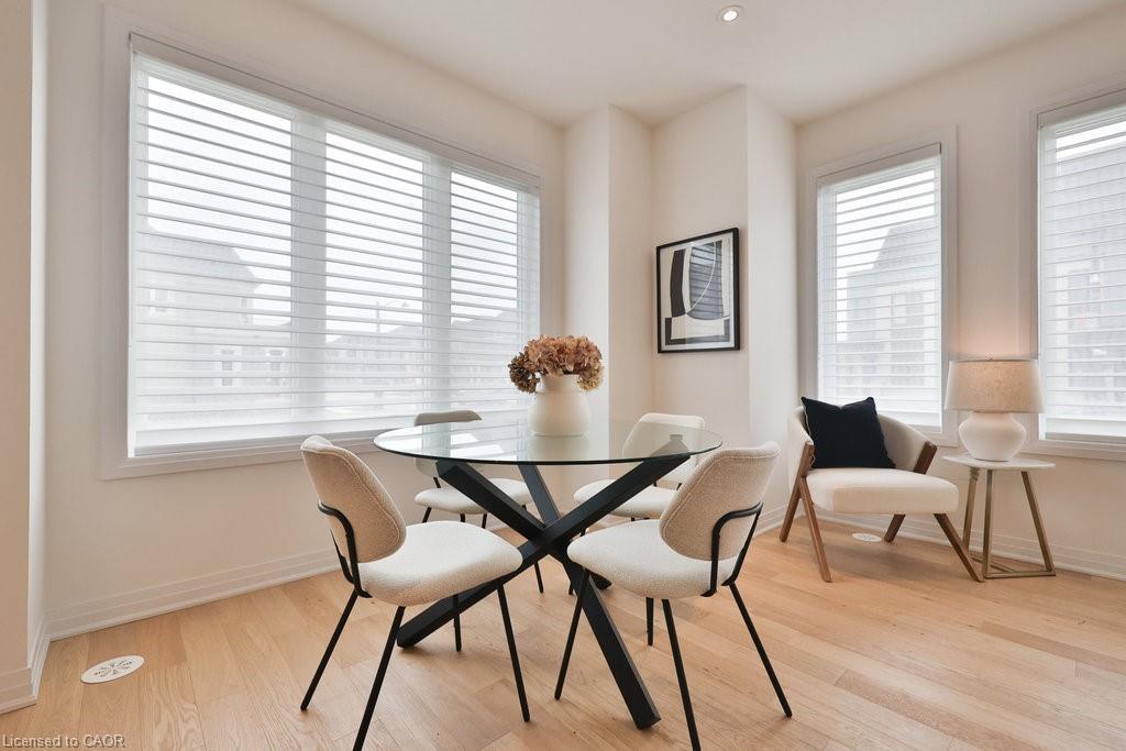 9 Crown Gate, Oakville, ON - Indoor Photo Showing Dining Room