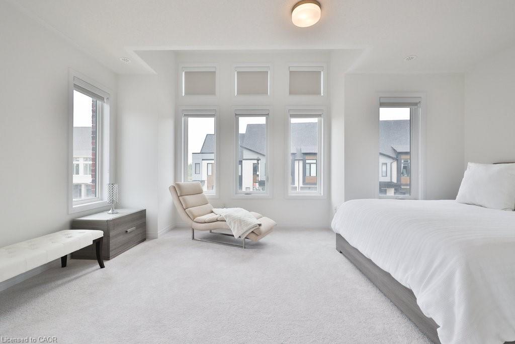 9 Crown Gate, Oakville, ON - Indoor Photo Showing Bedroom