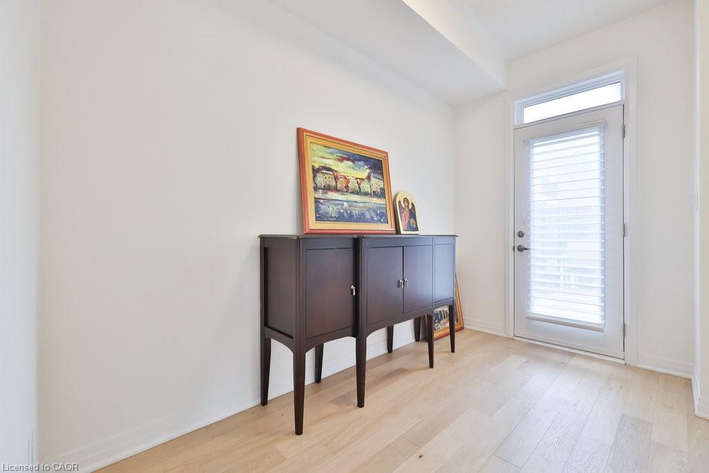 9 Crown Gate, Oakville, ON - Indoor