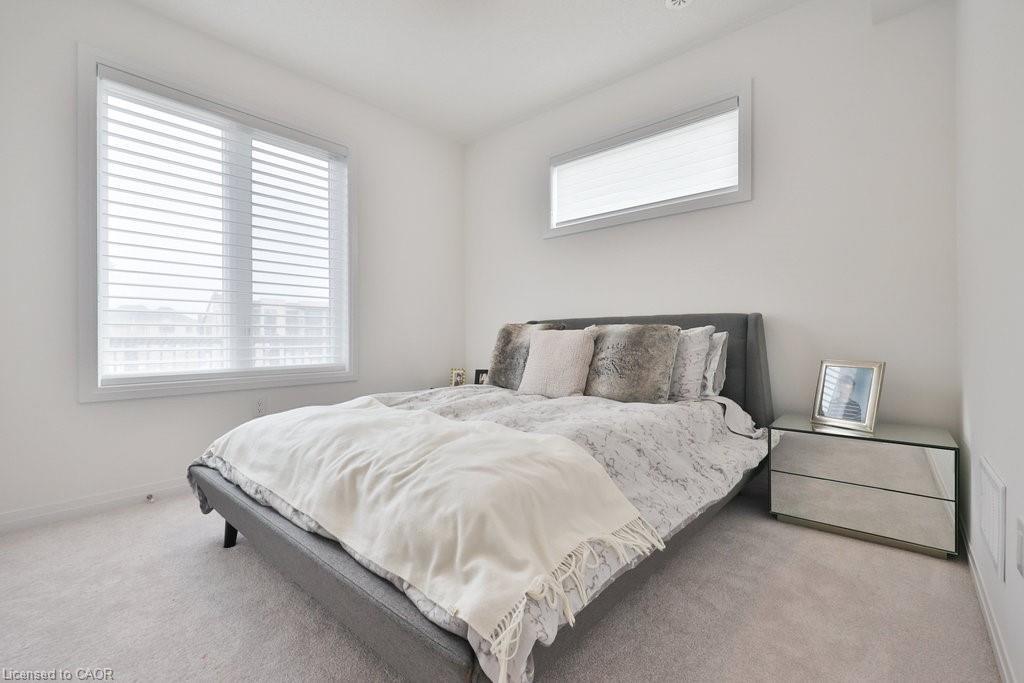 9 Crown Gate, Oakville, ON - Indoor Photo Showing Bedroom