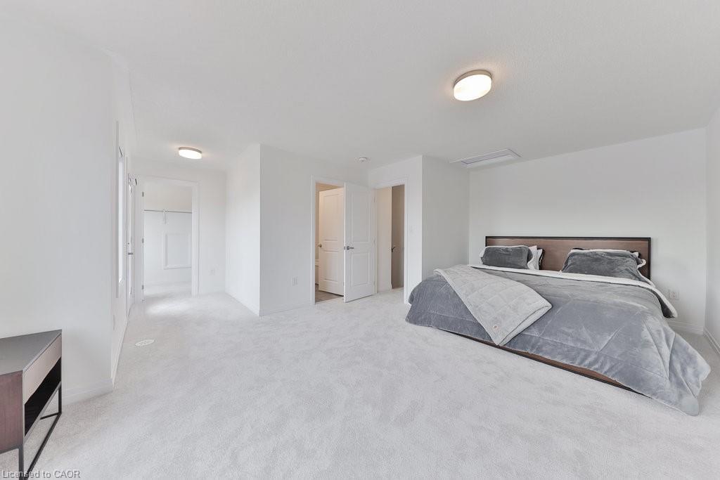 9 Crown Gate, Oakville, ON - Indoor Photo Showing Bedroom