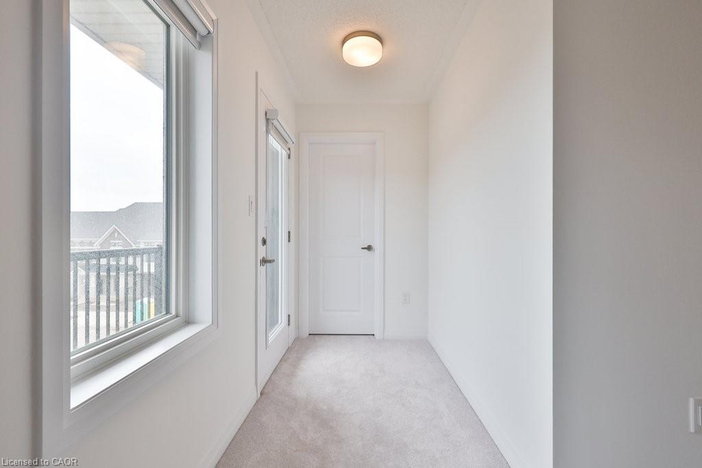 9 Crown Gate, Oakville, ON - Indoor Photo Showing Other Room