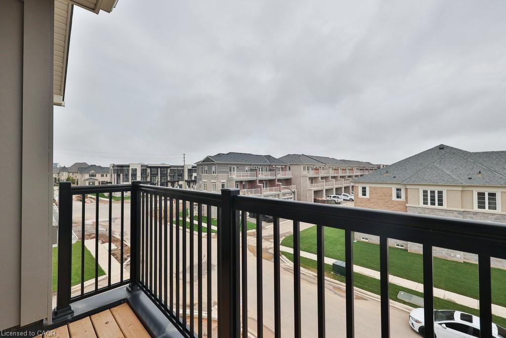 9 Crown Gate, Oakville, ON - Outdoor