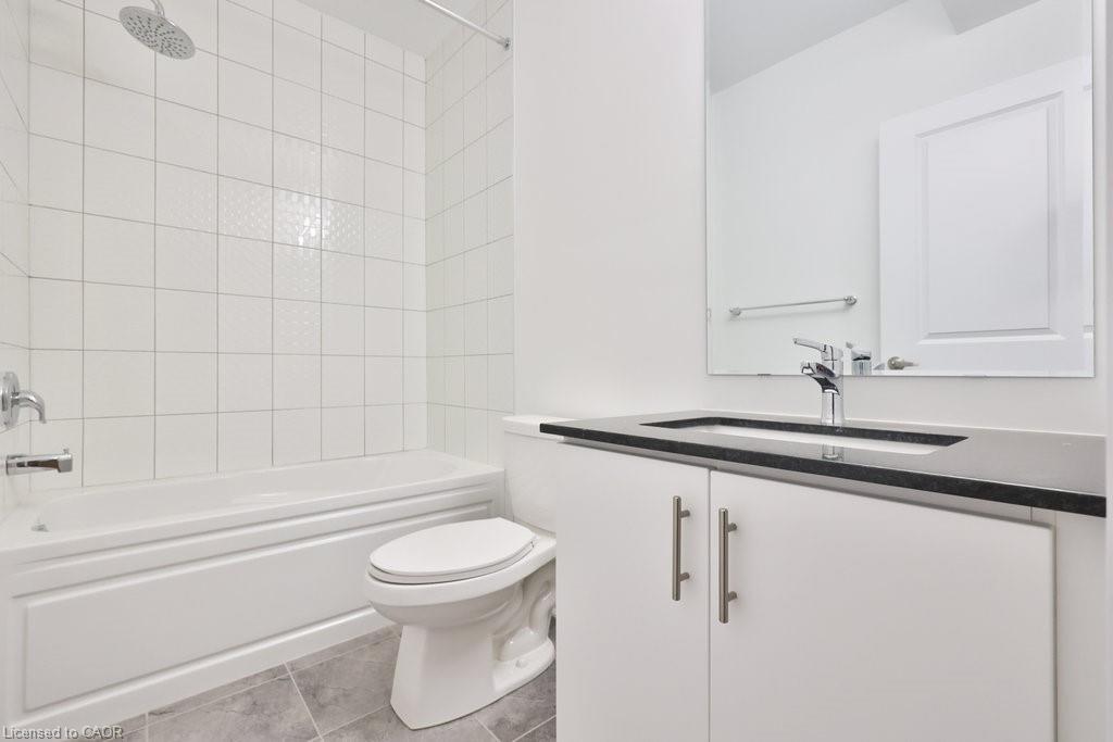 9 Crown Gate, Oakville, ON - Indoor Photo Showing Bathroom