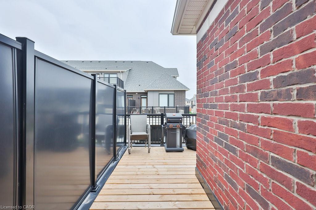 9 Crown Gate, Oakville, ON - Outdoor With Exterior