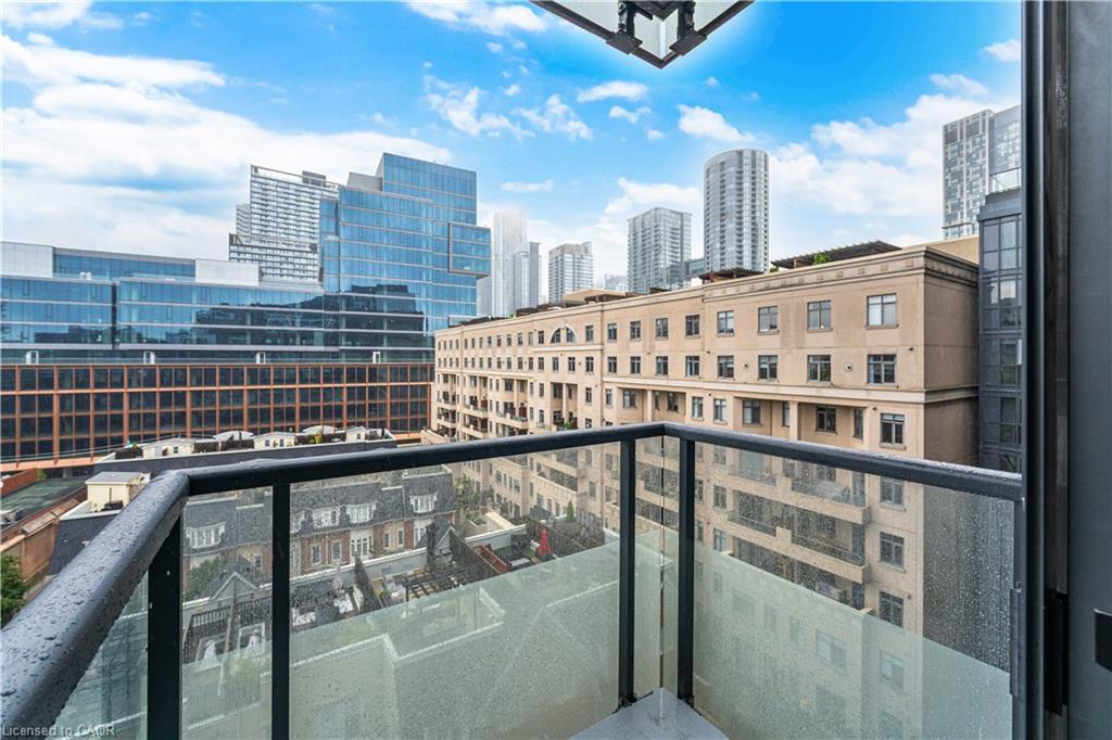 821-560 Front Street W, Toronto, ON - Outdoor With View