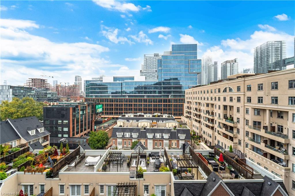 821-560 Front Street W, Toronto, ON - Outdoor With View