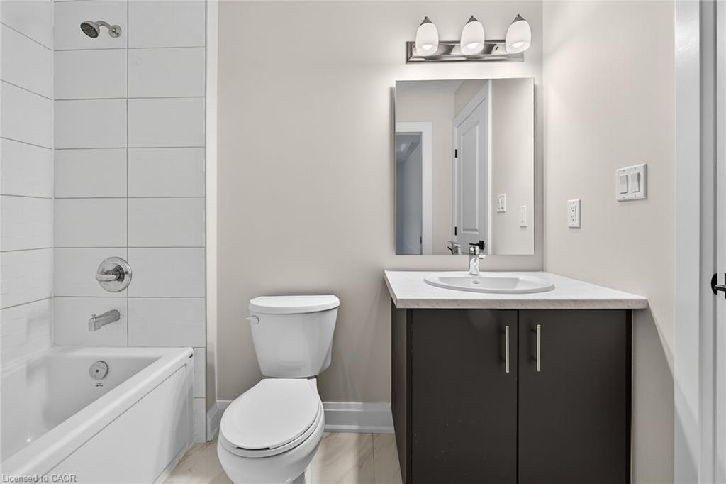 56-4311 Mann Street, Niagara Falls, ON - Indoor Photo Showing Bathroom