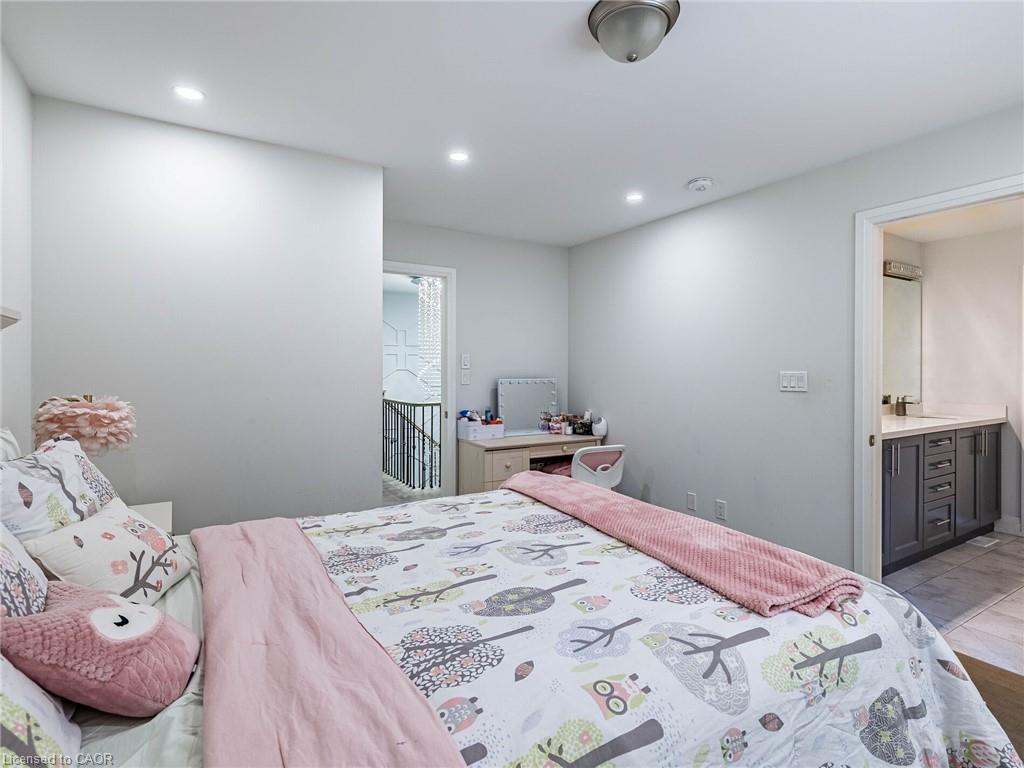 22 Rolling Rock Way, Brampton, ON - Indoor Photo Showing Bedroom