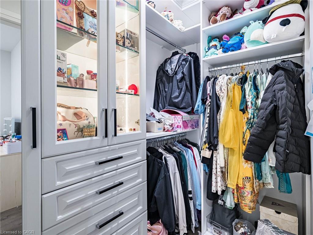 22 Rolling Rock Way, Brampton, ON - Indoor With Storage