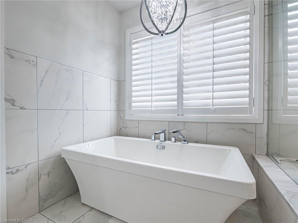 22 Rolling Rock Way, Brampton, ON - Indoor Photo Showing Bathroom