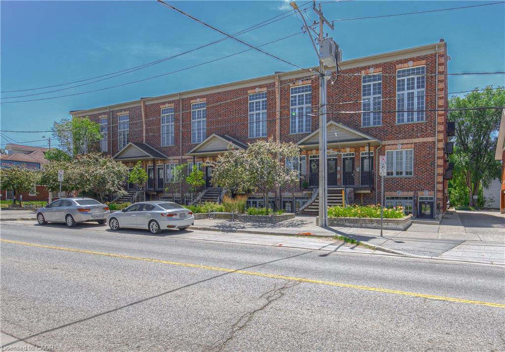 109-555 King Street E, Kitchener, ON - Outdoor