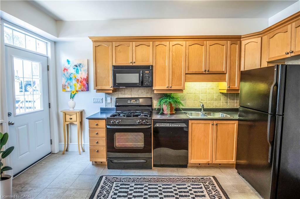 109-555 King Street E, Kitchener, ON - Indoor Photo Showing Kitchen