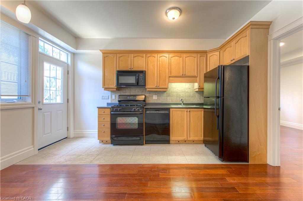 109-555 King Street E, Kitchener, ON - Indoor Photo Showing Kitchen