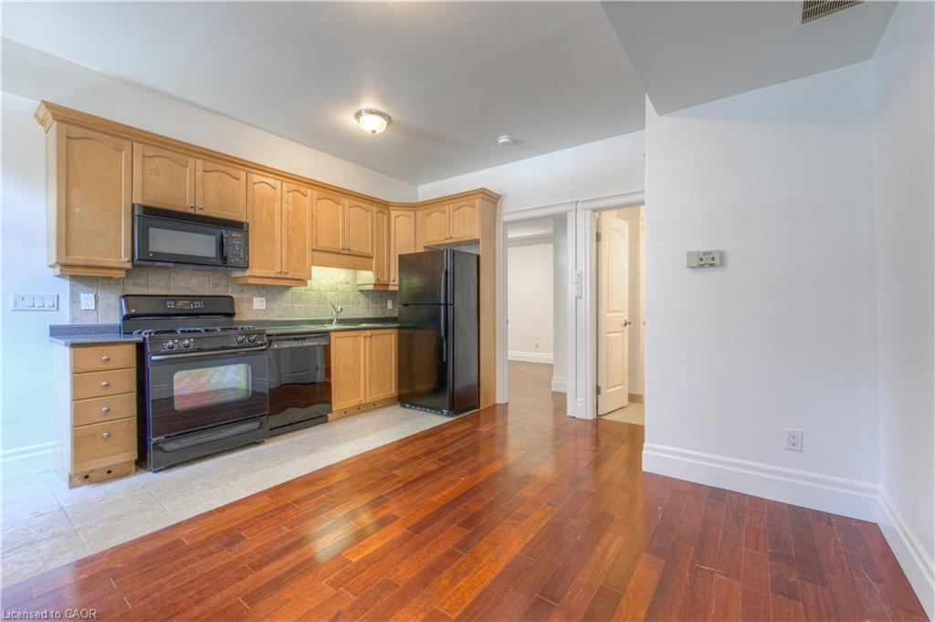 109-555 King Street E, Kitchener, ON - Indoor Photo Showing Kitchen