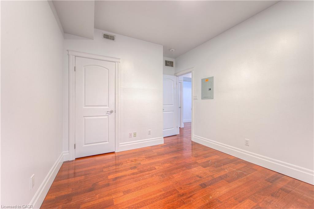 109-555 King Street E, Kitchener, ON - Indoor Photo Showing Other Room