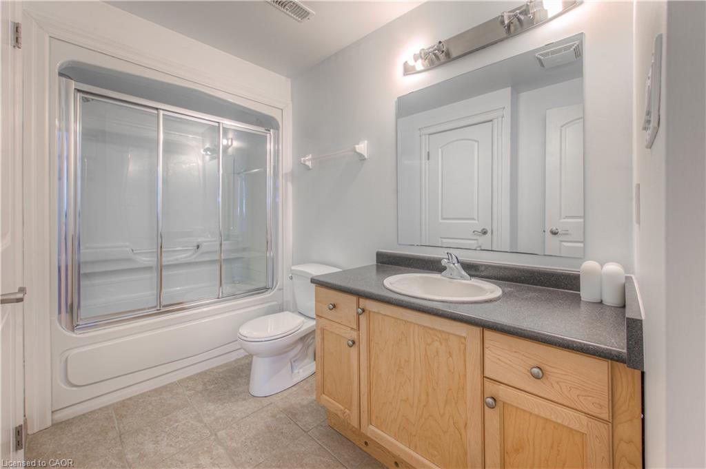 109-555 King Street E, Kitchener, ON - Indoor Photo Showing Bathroom