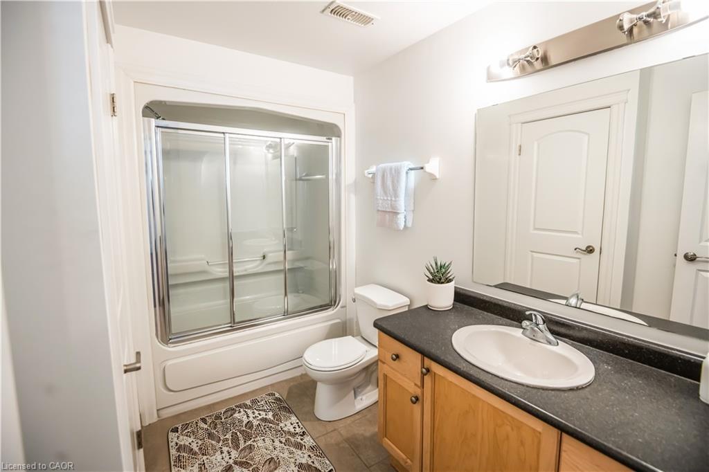 109-555 King Street E, Kitchener, ON - Indoor Photo Showing Bathroom