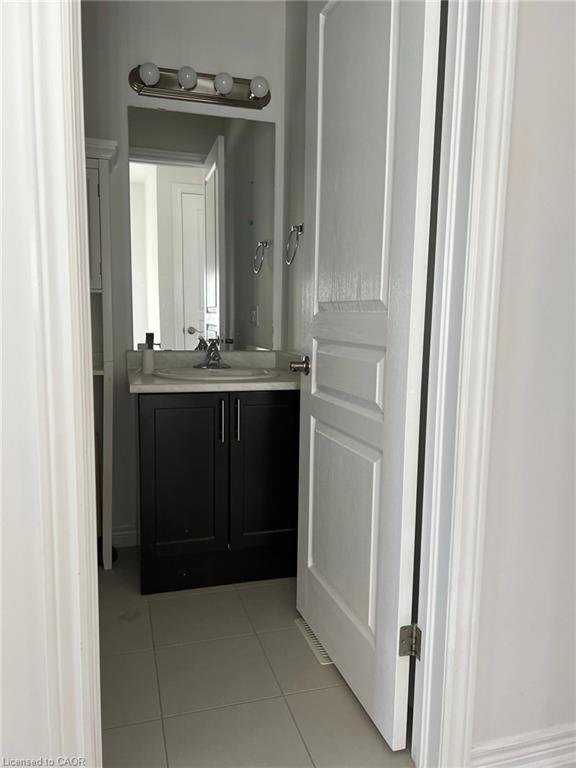 68 Bloom Crescent, Hamilton, ON - Indoor Photo Showing Bathroom