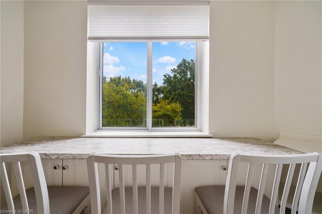 211-3499 Upper Middle Road, Burlington, ON - Indoor