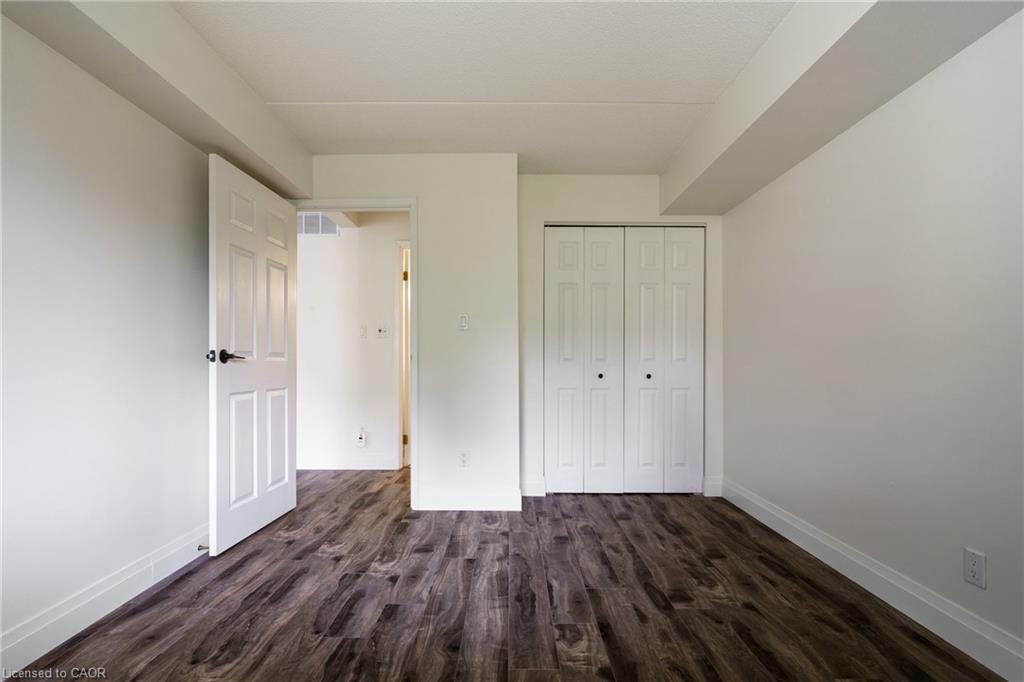 211-3499 Upper Middle Road, Burlington, ON - Indoor Photo Showing Other Room