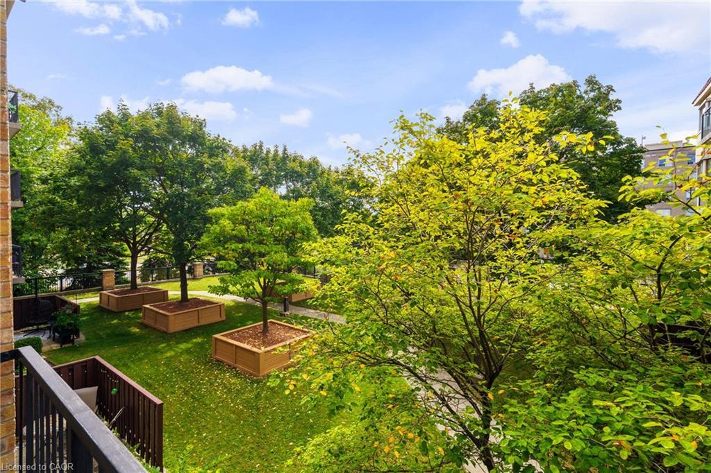211-3499 Upper Middle Road, Burlington, ON - Outdoor