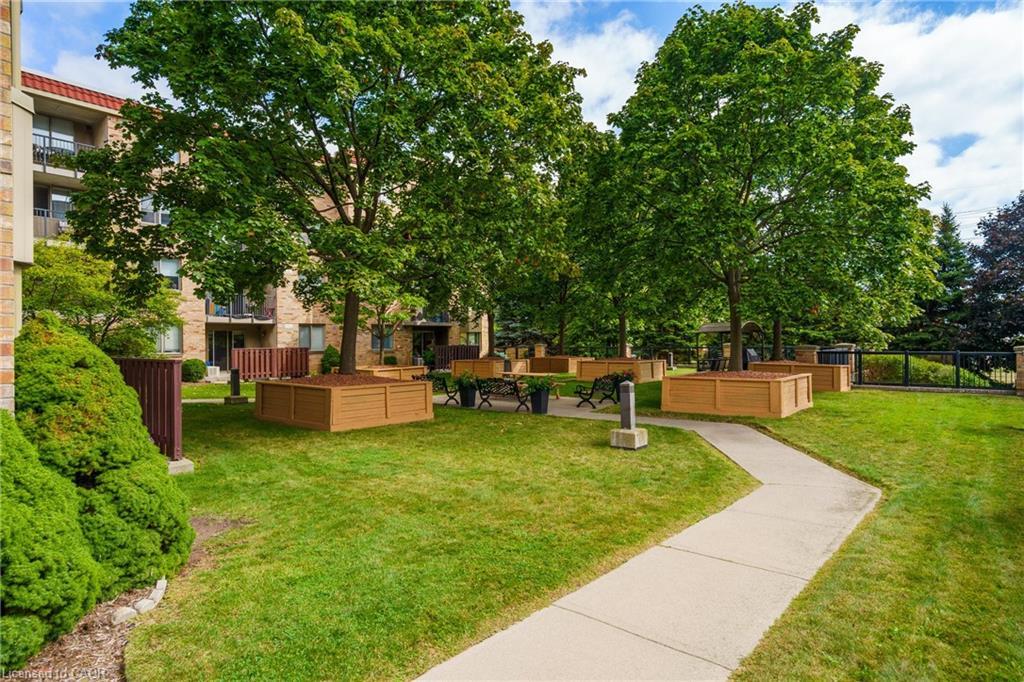 211-3499 Upper Middle Road, Burlington, ON - Outdoor