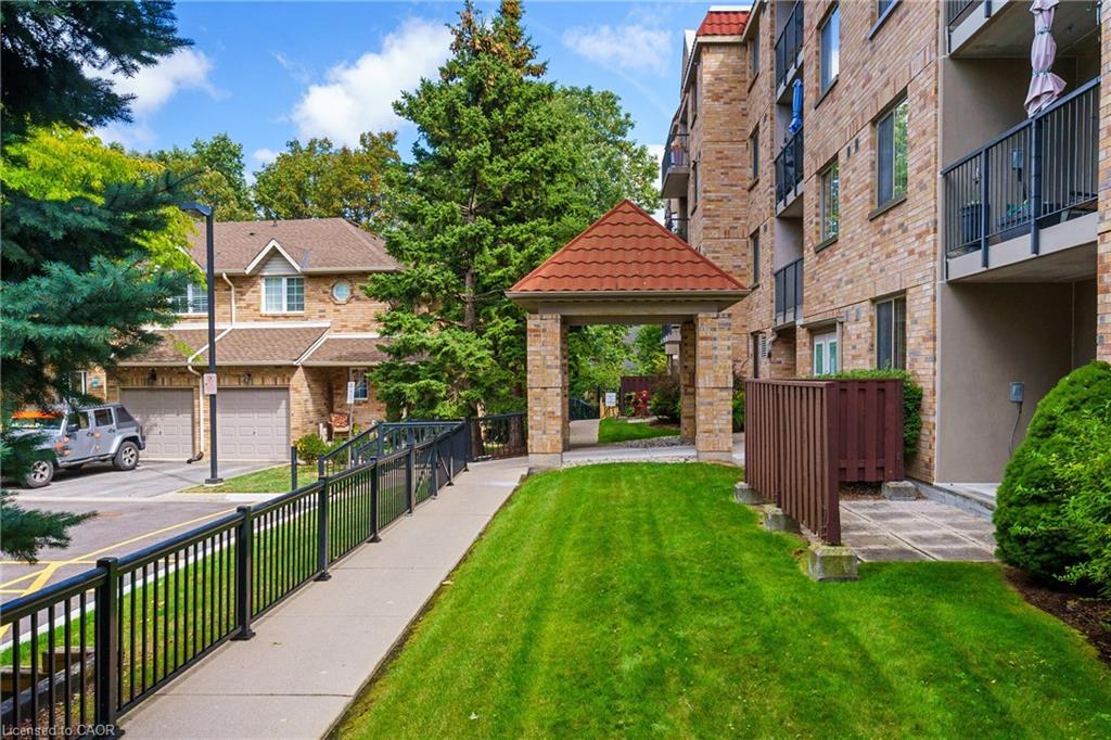 211-3499 Upper Middle Road, Burlington, ON - Outdoor With Balcony