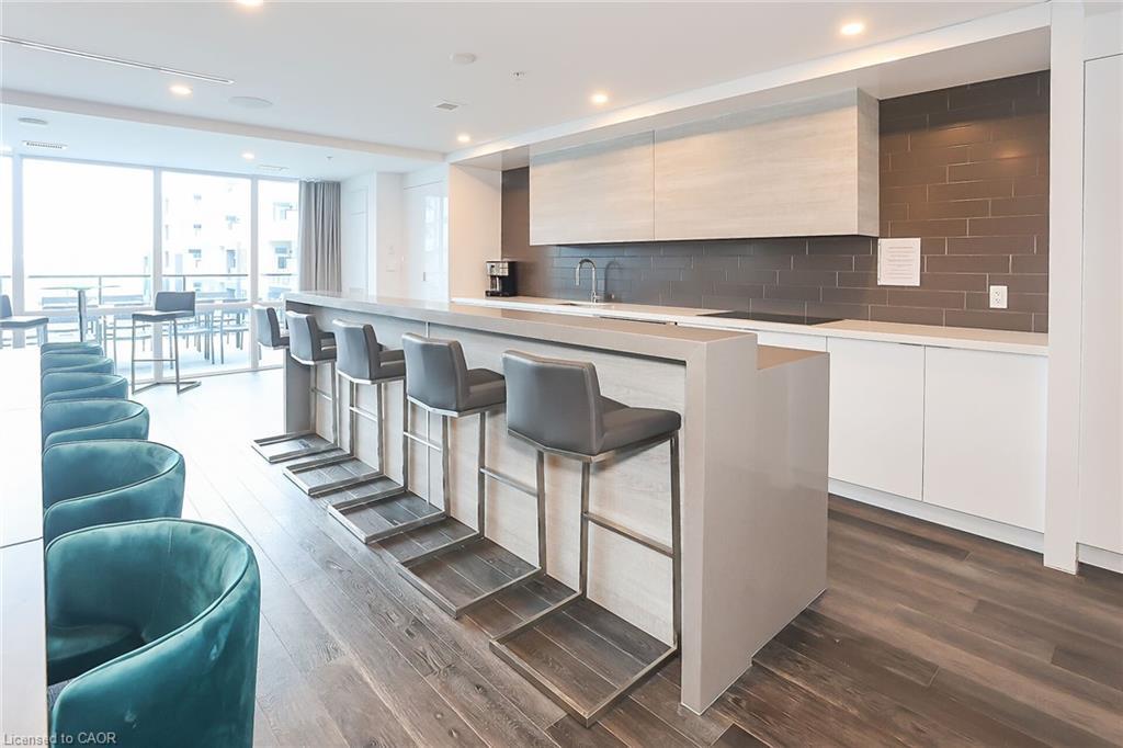 431-16 Concord Place, Grimsby, ON - Indoor