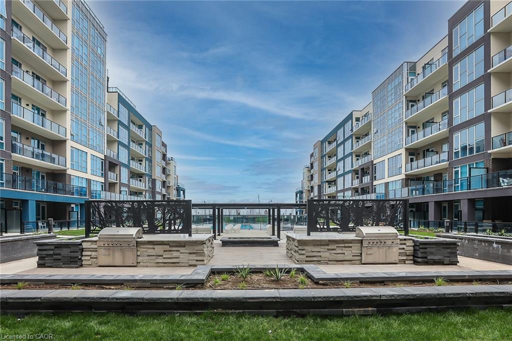 431-16 Concord Place, Grimsby, ON - Outdoor With Balcony