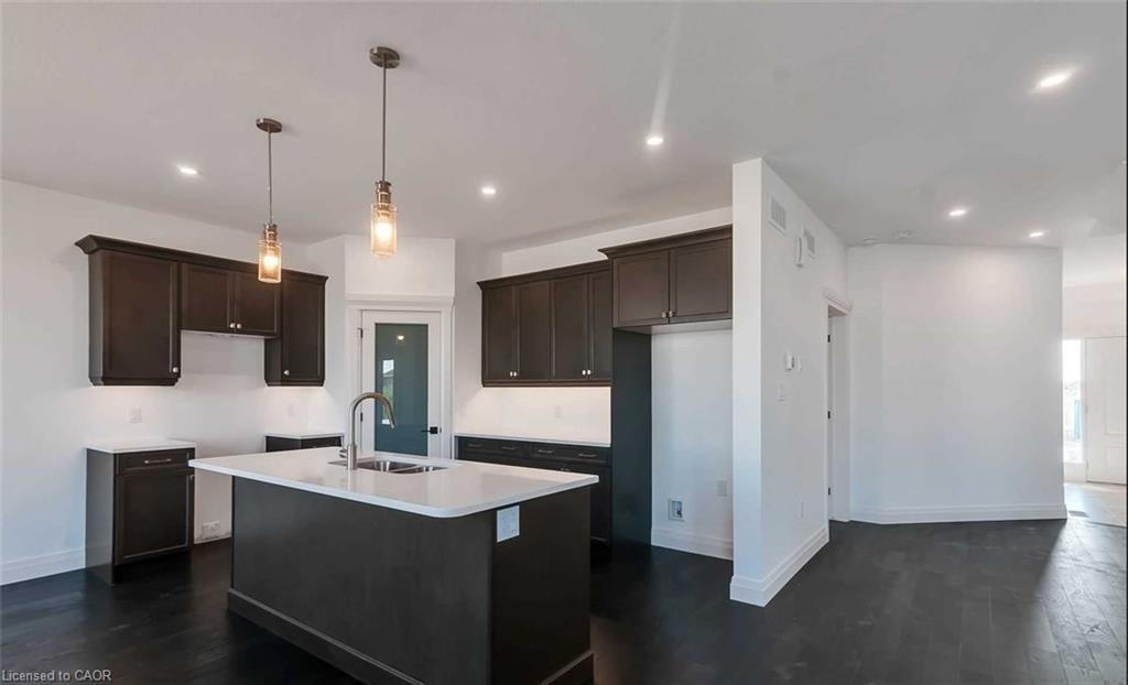 28 Rosina Lane, Thamesford, ON - Indoor Photo Showing Kitchen With Upgraded Kitchen