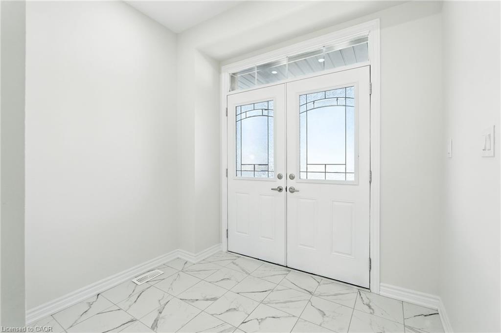 421 Barker Parkway, Thorold, ON - Indoor Photo Showing Other Room