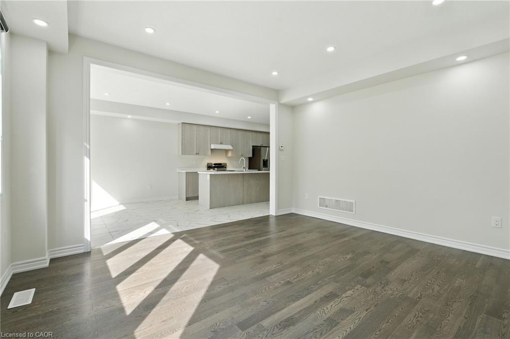 421 Barker Parkway, Thorold, ON - Indoor