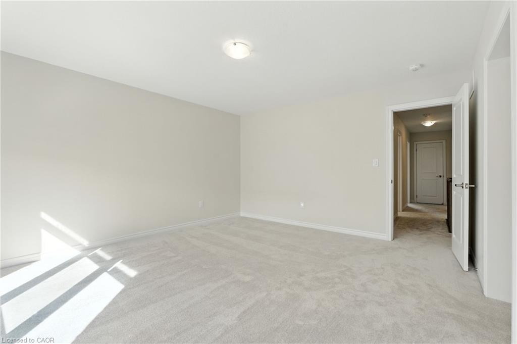 421 Barker Parkway, Thorold, ON - Indoor Photo Showing Other Room