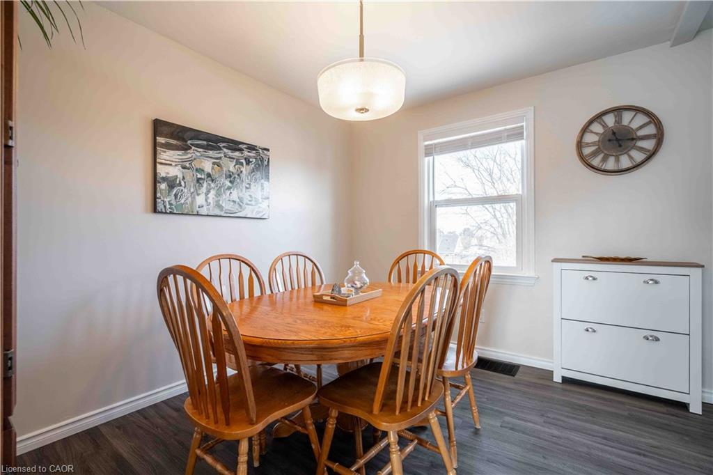 2279 King Street E, Hamilton, ON - Indoor Photo Showing Dining Room