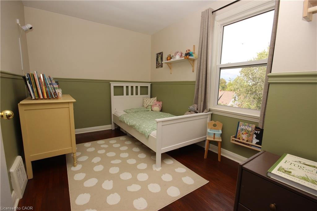 2279 King Street E, Hamilton, ON - Indoor Photo Showing Bedroom