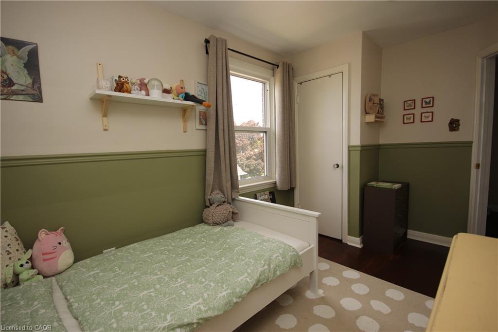 2279 King Street E, Hamilton, ON - Indoor Photo Showing Bedroom