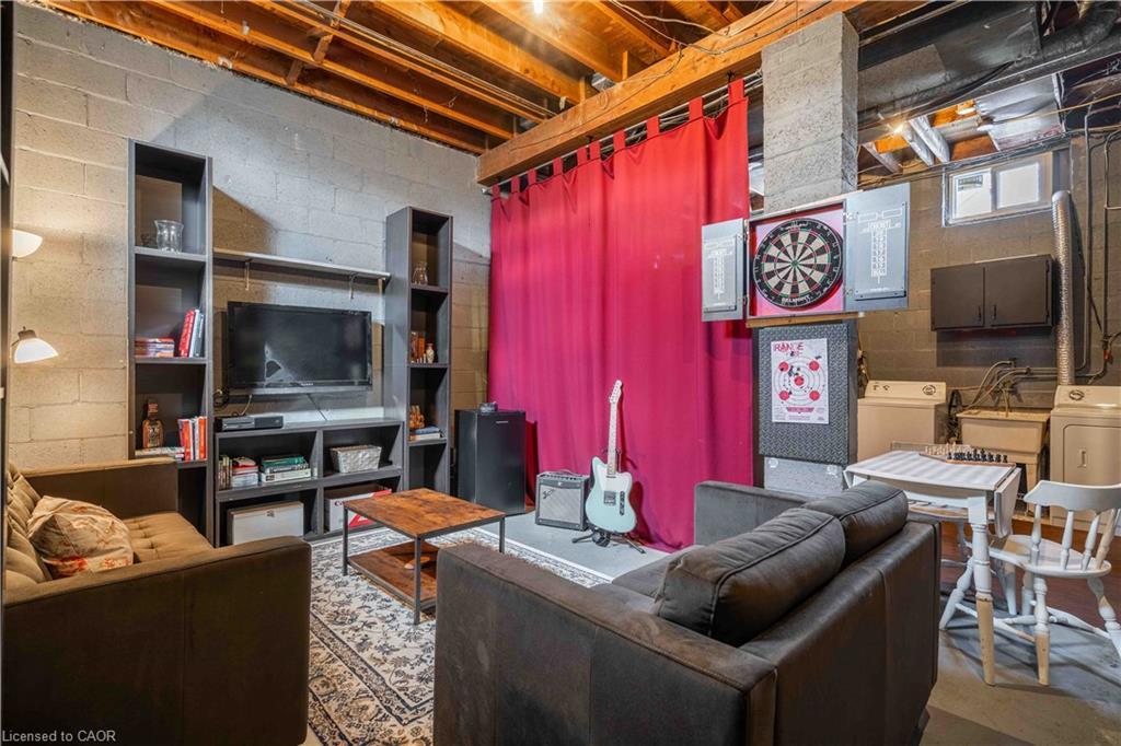 2279 King Street E, Hamilton, ON - Indoor Photo Showing Basement