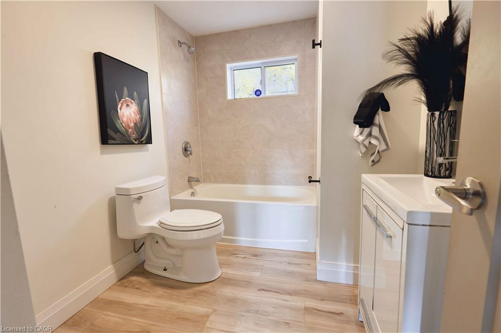 130 Clarence Street, London, ON - Indoor Photo Showing Bathroom