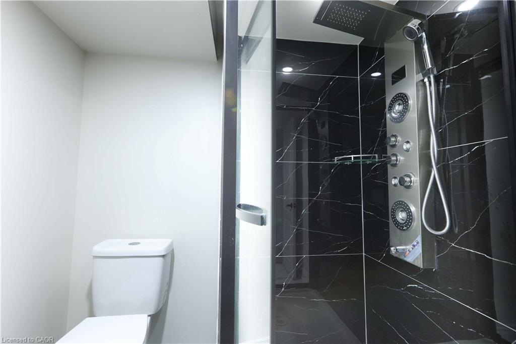 130 Clarence Street, London, ON - Indoor Photo Showing Bathroom